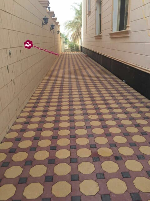 ممر فيلا بباسكو كوادرو أصفر وأحمر